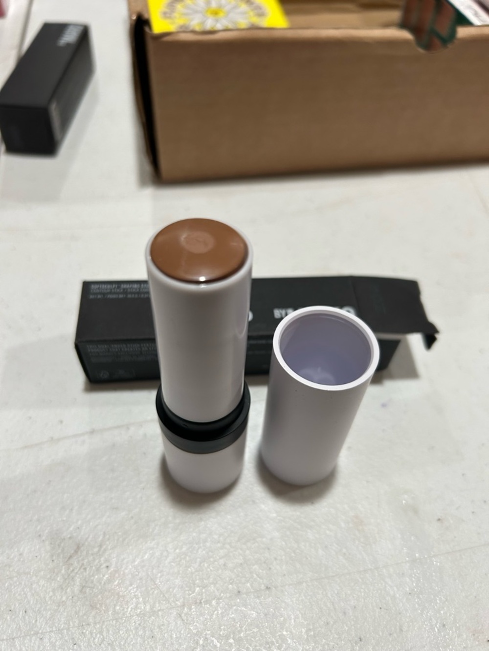 Makeup By Mario Black SoftSculpt Shaping Contour Stick Box - Picture 3 of 4